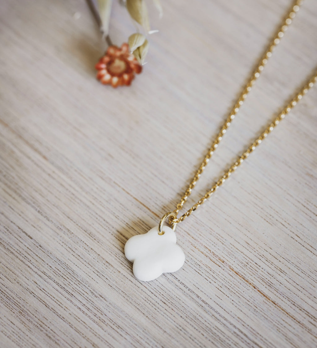 Collier Plaqué Or et Céramique Blanche