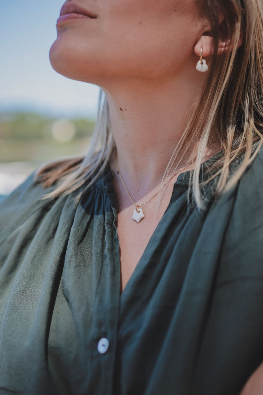 Collier Plaqué Or et Céramique Blanche